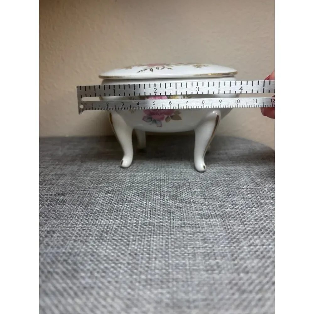 Vintage Occupied Japan Figurine Floral‎ Trinket Box